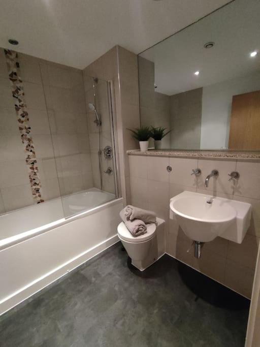 The One Apartment Birmingham Bagian luar foto