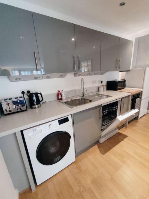 The One Apartment Birmingham Bagian luar foto